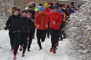 Jak bezpiecznie biegać zimą? [PORADNIK]