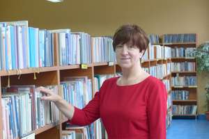 Stefania Dziedzic, wieloletnia dyrektorka biblioteki w Kisielicach, przechodzi na emeryturę