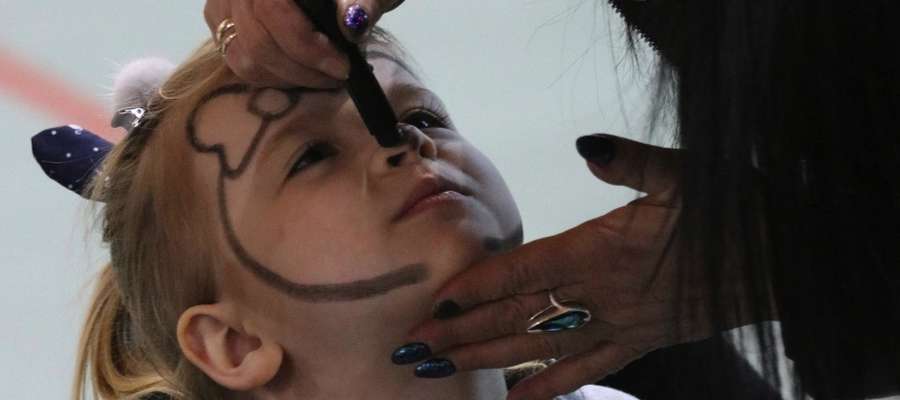 Jedną z atrakcji dla dzieci podczas kisielickiej WOŚP było malowanie twarzy