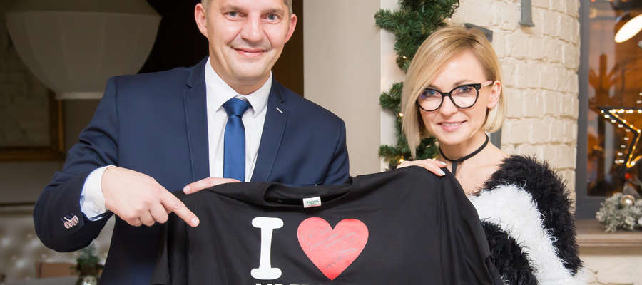 fot. — Koszulkę — wyznanie miłości dla Lidzbarka Warmińskiego z dedykacją od Ani Wyszkoni będzie można wylicytować podczas finału WOŚP w LDK