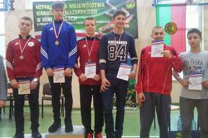 Hubert i Patryk z nowomiejskiego „Sokoła” wrócili z medalami mistrzostw województwa w zapasach