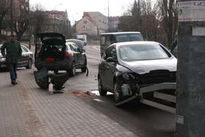 Na ul. Wojska Polskiego zderzyły się dwa auta