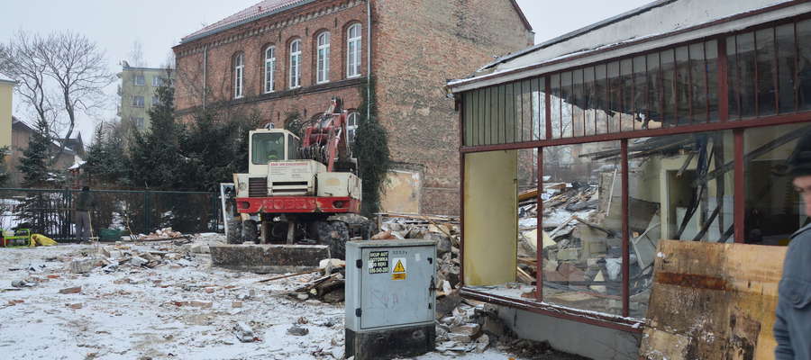 Rozbiórka pawilonów handlowych na rogu ulic Słonecznej i Kosynierów Gdyńskich
