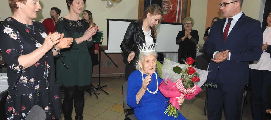 Gościem specjalnym Balu Seniora była 95 – letnia Helena Słupska, której przyznano tytuł diamentowej królowej