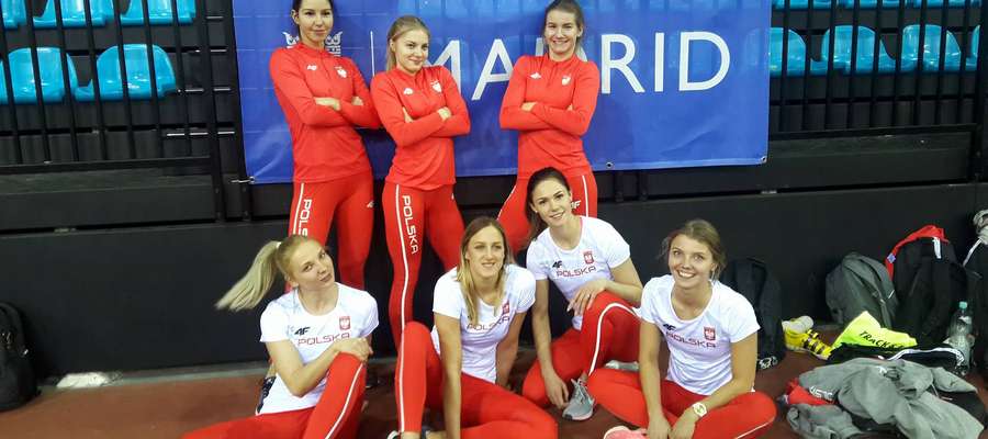 Węgorzewianka Klaudia Nazarowicz (od góry, w środku) reprezentowała Polskę w kategorii juniorek podczas meczu w wielobojach lekkoatletycznych w Madrycie