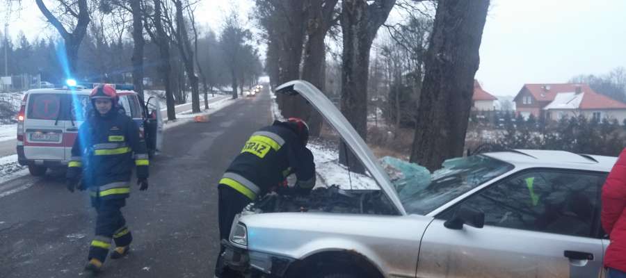 Strażacy działali m.in. przy wypadku, który zdarzył się 8 lutego przy ul. Młodkowskiego w Mrągowie
