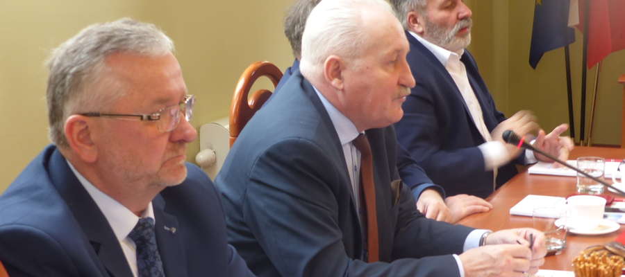 Spotkanie w Starostwie Powiatowym w Elblągu odbyło się z udziałem Gustawa Marka Brzezina, marszałka województwa
