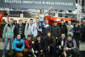 Młodzież z Karolewa na XXIV Międzynarodowych Targach Techniki Rolniczej AGROTECH Kielce 2018