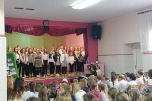 Obchody Narodowego Dnia Żołnierzy Wyklętych w   szkole w Mrocznie