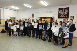 Uczniowie nowomiejskiej gminy pisali dyktando w Jamielniku 
