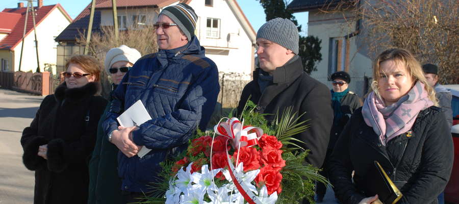 Mieszkańcy gminy Iłowo - Osada pamiętają o rocznicy urodzin Karola Małłka