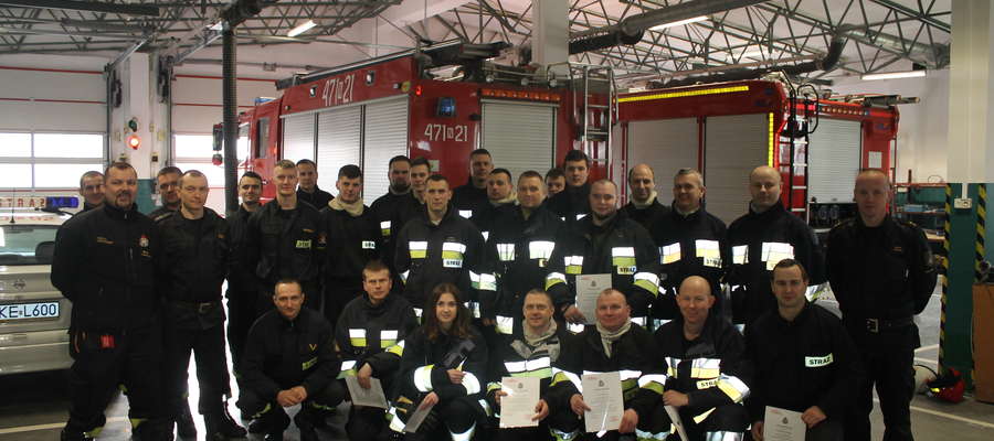 W ostatnim szkoleniu strażaków ratowników wzięło udział aż 10 ochotników z OSP Pilec. 