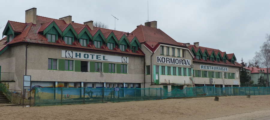 Hotel Kormoran, widok od strony plaży Prawdziwki i jeziora Jeziorak