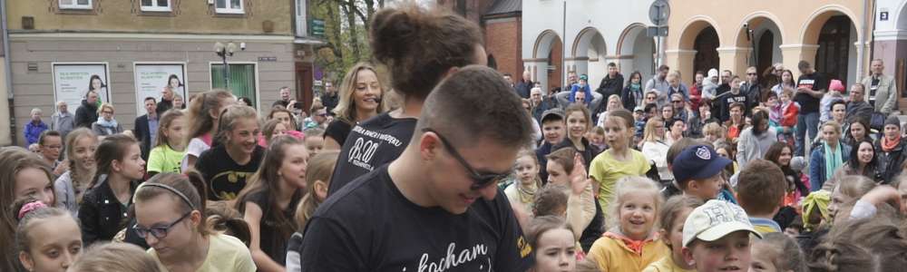 Taneczny flash mob na olsztyńskiej starówce