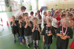 Dzieci z SP w Zajączkowie na imprezie rekreacyjnej „Sprawny Maluch”