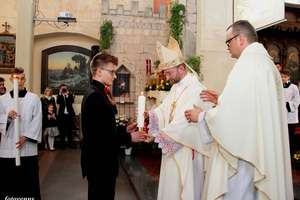Lubawska młodzież bierzmowana przez biskupa ze Lwowa