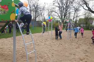 Dzieci niesłyszące mają plac zabaw w Olecku. Pomogli sponsorzy