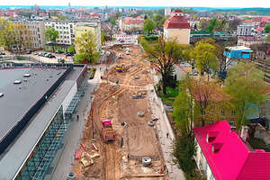 Dzieje się na budowie ul. Partyzantów przy dworcu głównym w Olsztynie [VIDEO Z DRONA]