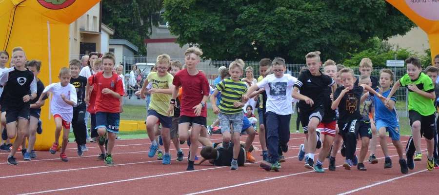 Przed i po biegu memoriałowym rozegrane zostaną biegi dla uczniów ze szkół podstawowych, gimnazjalnych i ponadgimnazjalnych