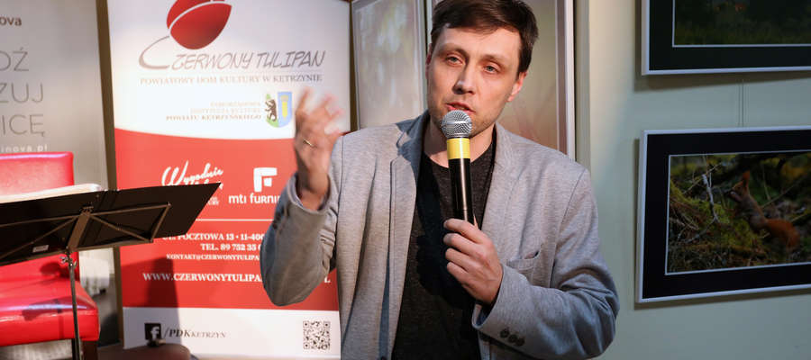 Mirosława Frycę podczas wernisażu wspominał m.in. jego przyjaciel Jarosław Olejnik, również fotograf.