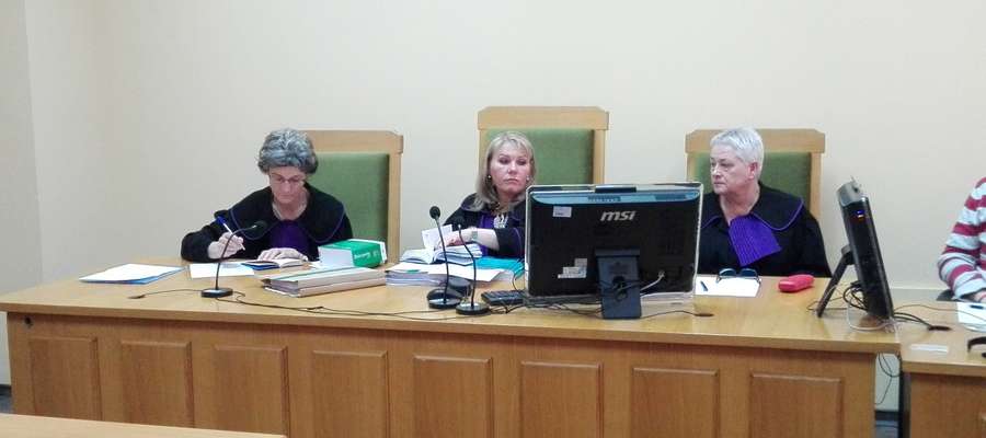 Sędzia Monika Wawro poinformowała, że w październiku zostaną przesłuchane kolejne pracownice MOK