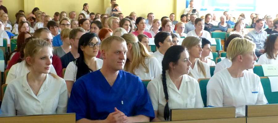 Wczoraj dyplomy odebrało 75 absolwentów studiów I stopnia na kierunku pielęgniarstwo w EUH-E