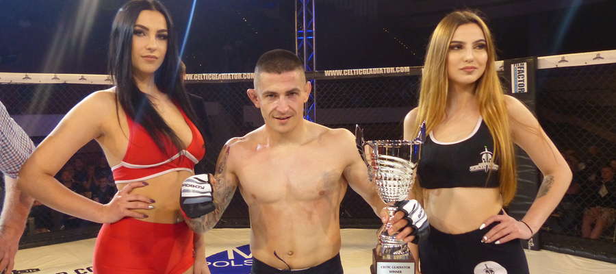 Adrian Błoński (Arrachion Iława) podczas gali Celtic Gladiator 20 wygrał swoją pierwszą zawodową walkę (dotychczas trzy porażki)
