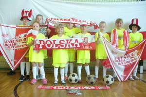 Uczniowie ze Szkoły Podstawowej w Uzdowie pojadą 
na mecz Polska - Litwa