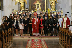 Arcybiskup Józef Górzyński udzielił młodzieży sakramentu bierzmowania