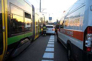 Zderzenie tramwaju i mercedesa na Ogólnej [zdjęcia]