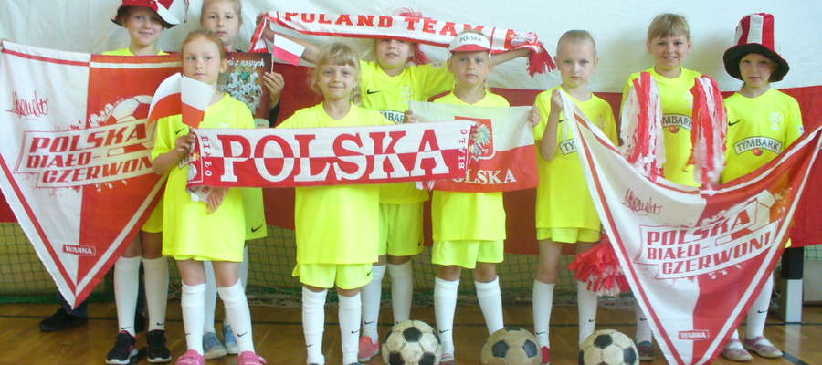 Dziewczęta będą kibicować Reprezentacji Polski 
