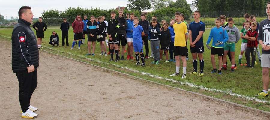 W V Turnieju Piłki Nożnej Świetlic Wiejskich o Puchar Burmistrza Ornety wzięło udział osiem drużyn.