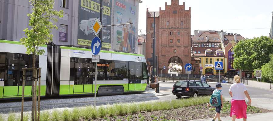 Tramwaj Wysoka Brama

Olsztyn-przystanek tramwajowy koło Wysokiej Bramy-widok