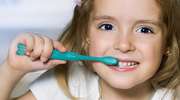 Higiena jamy ustnej – wieczorne rytuały. Dlaczego są tak ważne? Przeczytaj, rozwiąż QUIZ i weź udział w konkursie z nagrodami