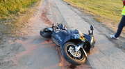 Wypadek motocyklisty. Wjechał w rozciągniętą przez drogę linę