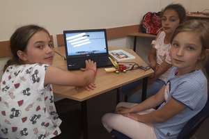 Uczniowie z Reszla kodują w programie „ Zaprogramuj przyszłość”