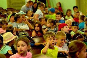 Przedszkolaki śpiewały w kinie Harmonia