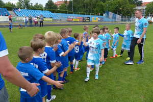 Najmłodsi piłkarze opanowali stadion w Iławie. W turnieju pamięci Gaca i Łobockiego grało ponad 500 dzieci! [ZDJĘCIA, WIDEO]