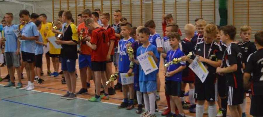 Turniej Piłki Nożnej „Karoliada” w Szkole Podstawowej nr 4 im. Jana Pawła II w Lidzbarku Warmińskim.
