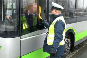 Autobus zderzył się z samochodem. Utrudnienia w Olsztynie