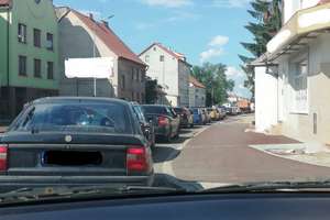 Wylewka asfaltu na nidzickich ulicach. Sprawdź utrudnienia w ruchu!