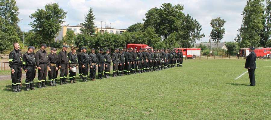 Strażacy - ochotnicy rywalizowali na boisku w Gródkach 
