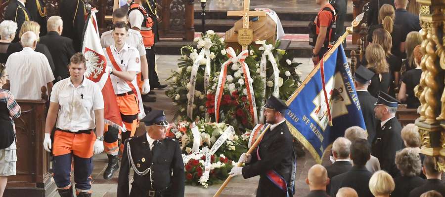 Maciej Ciunowicz służył w Państwowej Straży Pożarnej w Kętrzynie. W sobotę 14 lipca w wyniku obrażeń odniesionych podczas ćwiczeń zmarł w Wojewódzkim Szpitalu Specjalistycznym w Olsztynie. Pogrzeb odbył się 20 lipca.