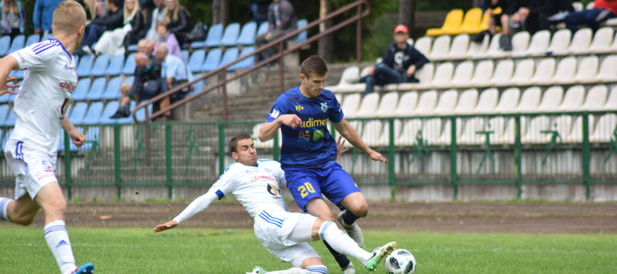 Piłkarze Stomilu zagrali mecz kontrolny w Gołdapi, przegrywając z Wigrami Suwałki