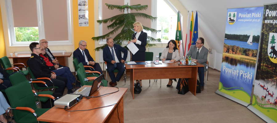Konferencja dotycząca budowy śluzy na Pisie