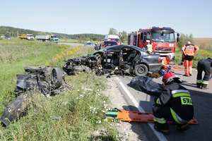 Śmiertelny wypadek pod Olsztynem. Nie żyje kobieta kierująca BMW [ZDJĘCIA, VIDEO]