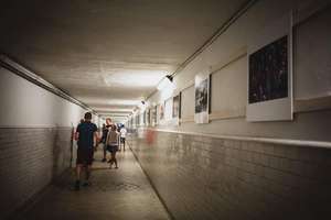 Wandale zniszczyli zdjęcia w Galerii Tunel