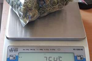 75 gramów marihuany znaleźli policjanci w mieszkaniu 26-latka