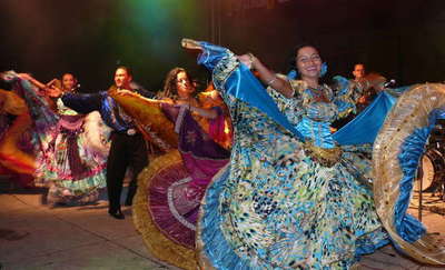 Romowie pokażą jak piękny i kolorowy może być taniec! Festiwal Muzyki i Tańca Romów już w tę sobotę