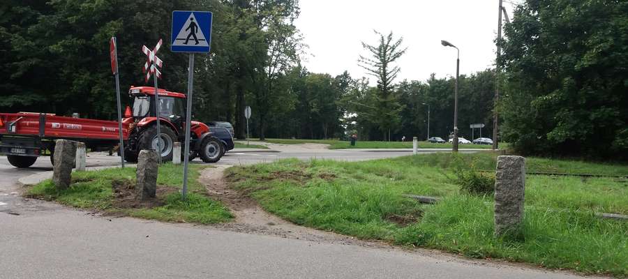 Tak wyglądało skrzyżowanie ulic Wiejskiej i Nowowiejskiego w Bartoszycach dziś (28 sierpnia 2018 r.) o g. 11:30